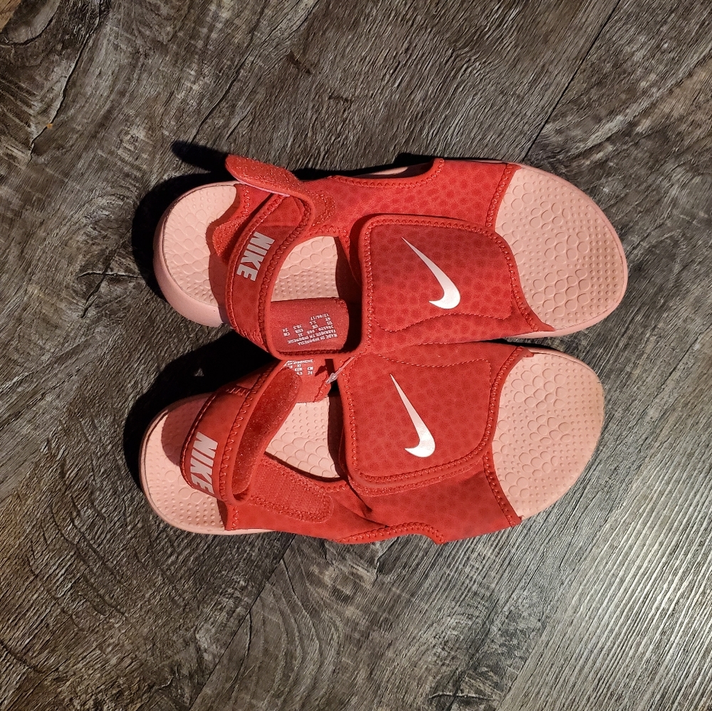 Nike girls athletic sandals 6y